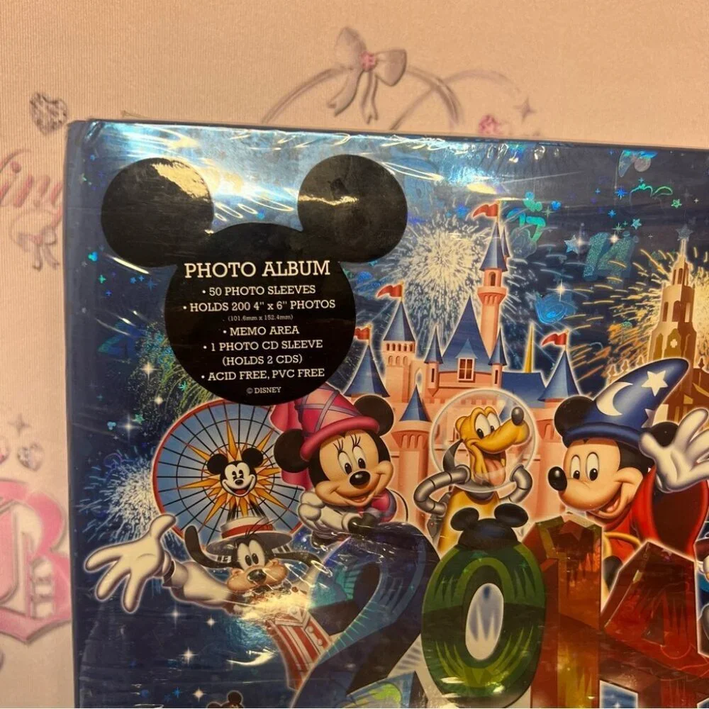 Disneyland parks photo album 2014 holographic park merchandise collectable